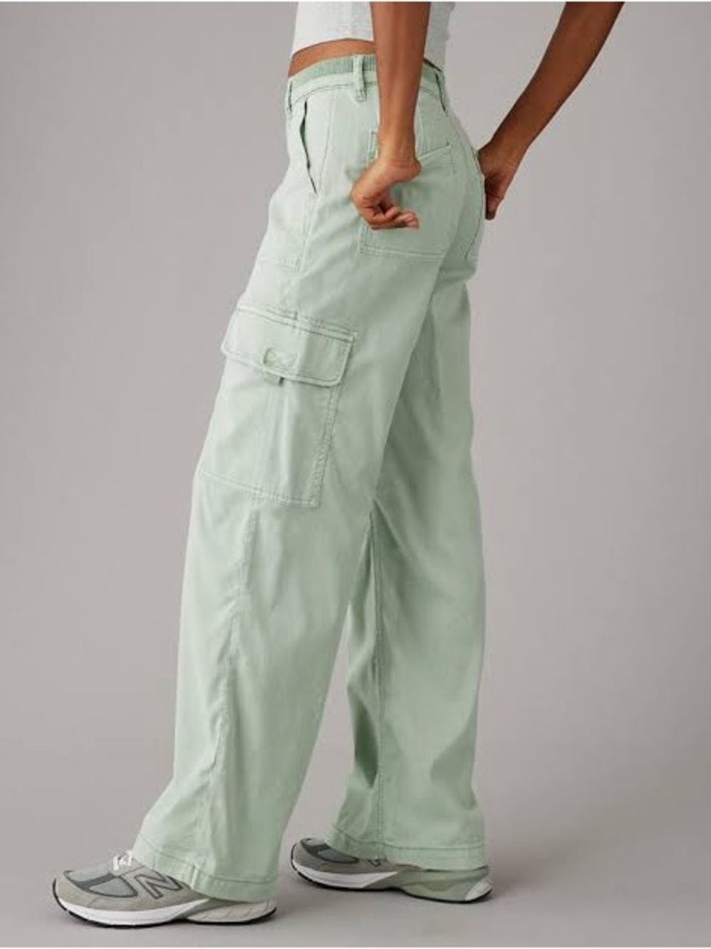 AE Dreamy Drape Stretch Cargo Super High-Waisted Baggy Wide-Leg green 6 short